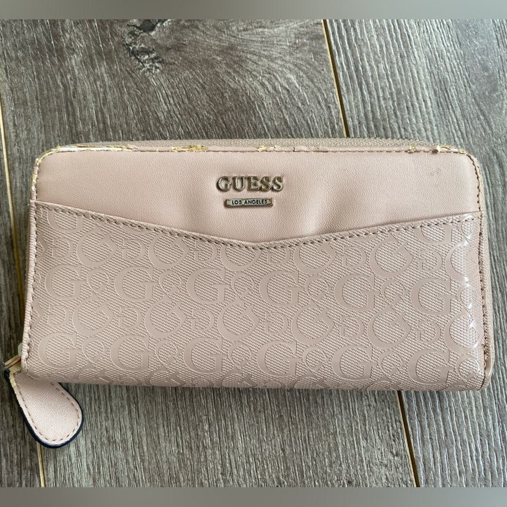 3/$15 GUESS Pale Pink Large Zippered Wallet